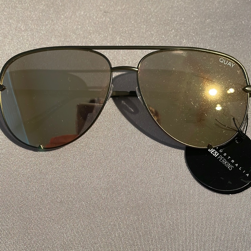 BRAND NEW Green frame, gold lense Quay X Desi High key sunnies!